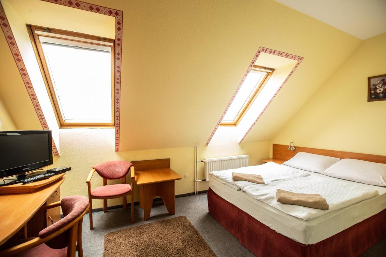Hotel Margo Cedynia Exteriér fotografie
